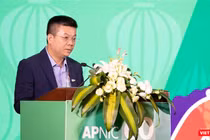 Ông Nguyễn Hồng Thắng, Giám đốc Trung tâm Internet Việt Nam (VNNIC) phát biểu tại Hội nghị Thành viên lần thứ 60 của Trung tâm thông tin mạng châu Á - Thái Bình Dương (APNIC 60)