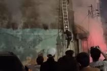 Cháy quán cà phê làm 11 người tử vong: Ánh đèn điện thoại giúp người đàn ông thoát chết