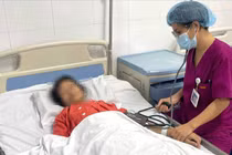 Cảnh báo khối u "khủng" tới 10kg: Đừng để u xơ tử cung biến thành “quả bom nổ chậm”