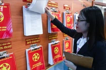 Bỏ hình thức kỷ luật giáng chức, hạ bậc lương với công chức, cán bộ