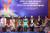 Các diễn giả chia sẻ nhiều quan điểm, đề xuất các giải pháp nhằm giúp báo chí thích ứng, phát triển bền vững trong thời đại số.