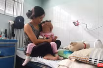 Bé Th. đã được cứu sống và tiếp tục được theo dõi tại BV Nhi đồng 1 (TP HCM) - Ảnh: N.T