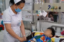 Cứu bé trai 6 tuổi hoại tử ruột vì nuốt 3 viên bị sắt. Ảnh: P.A