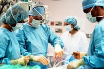 Ca phẫu thuật kéo dài 15 giờ chấm dứt căn bệnh vẹo cột sống do hội chứng Marfan ở bệnh nhân 17 tuổi. Ảnh minh họa: Internet