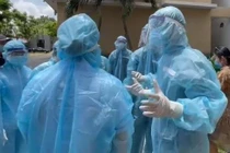 Trung tâm Y tế quận 9 lấy mẫu xét nghiệm ở khu công nghệ cao TP.HCM. Ảnh: Đ.P