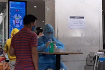 Kiểm soát y tế tại BV. Ảnh: Nguyễn Trăm