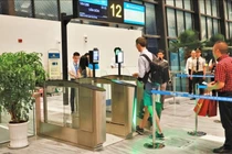 Từ 1/12, hành khách làm thủ tục lên máy bay bằng VNeID và nhận diện sinh trắc học