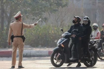 CSGT nói gì về thông tin "thanh niên thu hơn 50 triệu đồng sau 1 ngày tố giác vi phạm giao thông" 