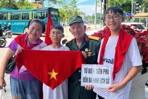 Mẹ con đi bộ từ Điện Biên Phủ đến Ba Đình lịch sử xem diễu binh: Thêm yêu đất nước, tự hào dân tộc