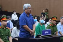 Cựu thứ trưởng Bộ TNMT lĩnh 3 năm tù trong vụ khai thác lậu đất hiếm