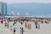 Đà Nẵng bùng nổ du lịch lễ 30/4-1/5, lạc quan cho mùa du lịch hè 2025