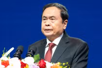 Chủ tịch Quốc hội: Đảm bảo môi trường làm việc an toàn, thuận lợi cho y, bác sĩ