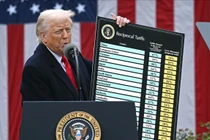 Việt Nam cần làm gì trước mức thuế nhập khẩu kỷ lục 46% từ Mỹ?