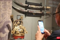 Triển lãm giới thiệu hơn 200 cổ vật gồm nhiều loại hình, chất liệu khác nhau, có niên đại từ thế kỷ 15 đến thời nhà Nguyễn.