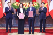 Chủ tịch nước và Tổng thống Pháp chứng kiến hợp tác công nghệ vắc xin giữa VNVC và Sanofi