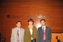 Ông Nguyễn Văn Phước, Giám đốc First News Trí Việt và đại diện NXB Harper Collin 