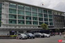 Các bác sĩ tại BV Nhi Đồng 2 đã tích cực cứu chữa nhưng cháu bé không qua khỏi, đã thiệt mạng sau khi bị mẹ ruột trầm cảm bạo hành (Ảnh: Hải Linh)