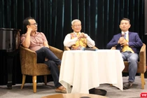 Các giám tuyển gồm có nhà nghiên cứu mỹ thuật Lý Đợi, nhà nghiên cứu mỹ thuật Ngô Kim Khôi và họa sĩ Ngô Trần Vũ (Ảnh: Tiểu Vũ) 