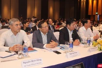 Ông Nguyễn Minh Hồng (người đầu tiên từ trái sang - Chủ tịch Hội Truyền thông số Việt Nam dự hội nghị Chính phủ điện tử (Ảnh: Trường Giang) 