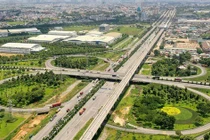  Hạ tầng giao thông tại khu vực quận 2, quận 9 tiếp tục được tập trung đầu tư trong thời gian tới. Ảnh: Hoàng Hùng 