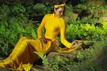 Loạt ảnh siêu đẹp của Hoa hậu H'Hen Niê trong hang Sơn Đoòng trước khi đại dịch Corona hoành hành 