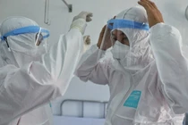 Cán bộ y tế, cơ sở y tế chuẩn bị sẵn sàng chống dịch (Ảnh: Bộ Y tế) 