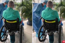 Bệnh nhân 91 đã có thể ra ngoài đi dạo, phơi nắng trên xe lăn (Ảnh: BVCR) 