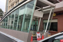 Lối xuống Ga Metro trung tâm, trước cửa Nhà hát TP.HCM (Ảnh: Hòa Bình) 