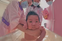 Chưa có bằng chứng khoa học về thông tin hai em bé đầu tiên trên thế giới ra đời từ chỉnh sửa gen?