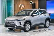 Toyota Corolla Cross 2024 giá thấp hơn đời cũ, thêm nhiều công nghệ