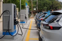 Chủ xe ô tô điện Vinfast được miễn phí gửi xe và sử dụng trạm sạc