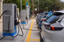 Chủ xe ô tô điện Vinfast được miễn phí gửi xe và sử dụng trạm sạc