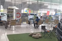 Khách hàng hoãn mua xe, đại lý chờ "phao cứu sinh" từ Chính phủ