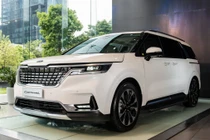 Đón phiên bản mới, hàng loạt ô tô xả kho kèm khuyến mại "khủng"