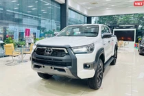 Cận cảnh Toyota Hilux 2024: Thêm phiên bản, giá bán từ 668 triệu đồng