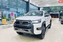 Cận cảnh Toyota Hilux 2024: Thêm phiên bản, giá bán từ 668 triệu đồng