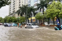 Những nguyên tắc an toàn không thể thiếu khi lái xe dưới trời mưa