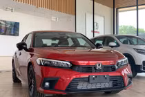 Doanh số ế ẩm, Honda Civic và Accord ưu đãi tới 220 triệu đồng