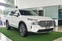 Hyundai SantaFe tung ưu đãi lớn để xả hàng tồn