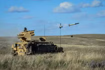 Một chiếc xe Stormer phóng tên lửa Starstreak tại một cuộc tập trận ở Alberta, Canada, ngày 14/9/2014 (Ảnh: RT)