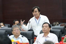 Ông Tô Văn Hùng - tân Giám đốc Sở TN-MT trả lời ý kiến cử tri liên quan đến tình trạng ô nhiễm trên địa bàn TP Đà Nẵng.