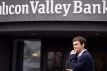 Sự sụp đổ của SVB đã gây rung động toàn hệ thống Ngân hàng này (Ảnh: CNBC)