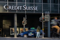 Sự sụp đổ của SVB đã làm tăng mối lo ngại đối vói Credit Suisse vốn đã gặp khó khăn trong thời gian dài (Ảnh: CNN)