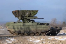 Xe yểm trợ tăng thiết giáp BMPT "Terminator" tăng cường hệ thống bảo vệ. Ảnh RG