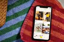 Ứng dụng Lemon8 trên điện thoại thông minh. Ảnh:Bloomberg