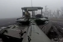 T-80BVM của Quân đội Nga tại Zaporozhye vào tháng 1. Ảnh Military Watch