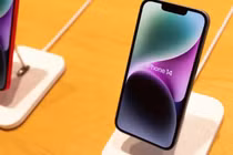 Theo IDC, Apple xuất xưởng 72,3 triệu chiếc iPhone trong quý IV, giảm 14,9% so với cùng kỳ năm 2021. Ảnh minh họa CNBC.