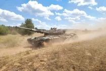 Xe tăng T-80BVM quân đội Nga. Ảnh minh họa RG