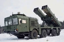 Uragan-1M có thể mang theo 2 mô-đun phóng tên lửa với 12 ống phóng tên lửa 300 mm hoặc 2 mô đun với 30 ống phóng tên lửa 220 mm. Ảnh: Yandex