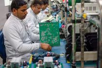 Sản xuất bảng mạch tại Ấn Độ. Ảnh Tech Wire Asia